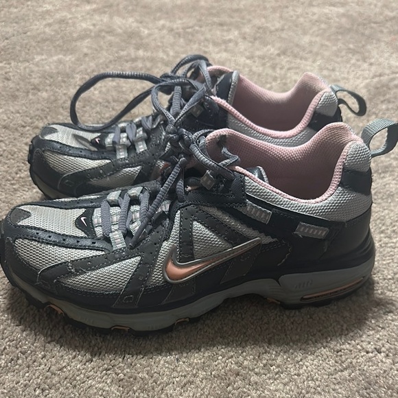 Nike Shoes - Nike Gray and Pink Sneakers